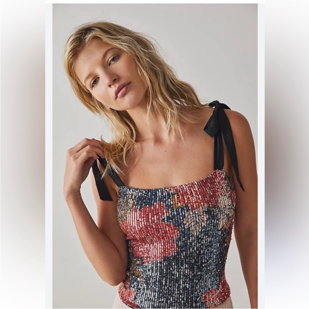 Intimately Free People Night
Garden Sequin Top Small